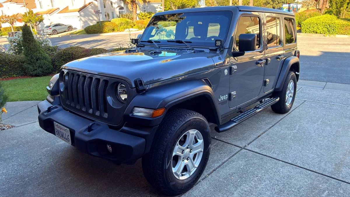 2019 Jeep JL Wrangler - Image 2 of 11