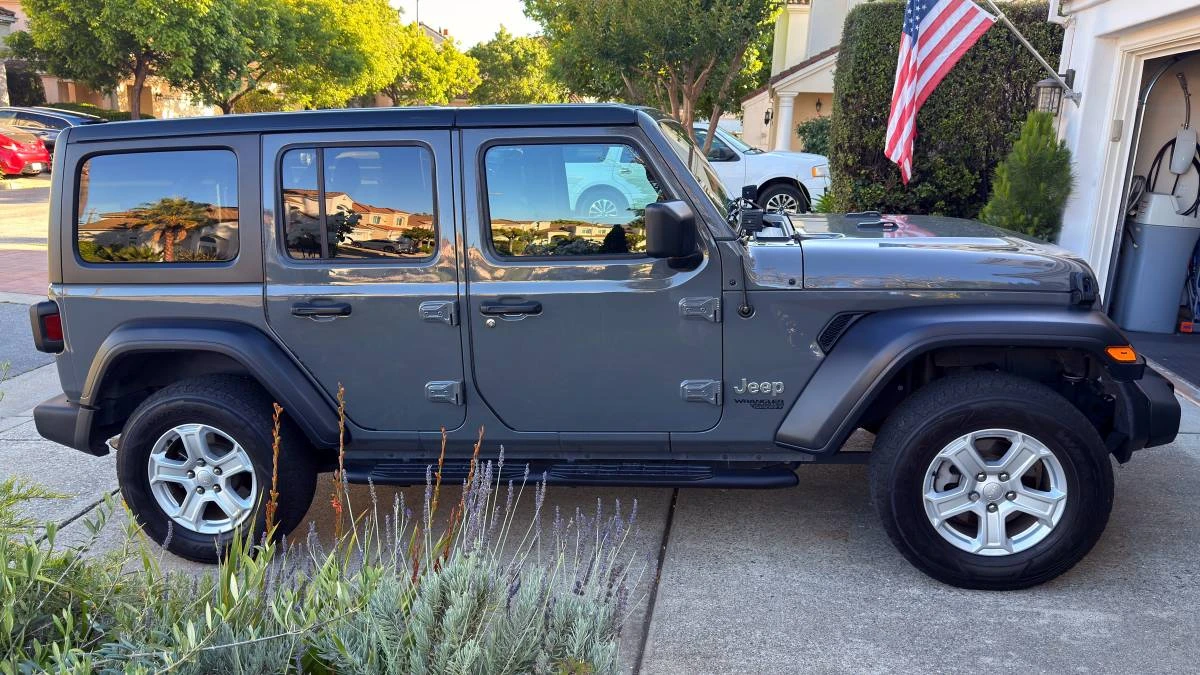 2019 Jeep JL Wrangler - Image 5 of 11