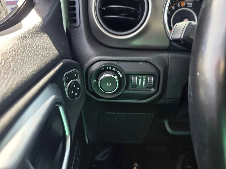 2019 Jeep JL Wrangler - Image 12 of 16