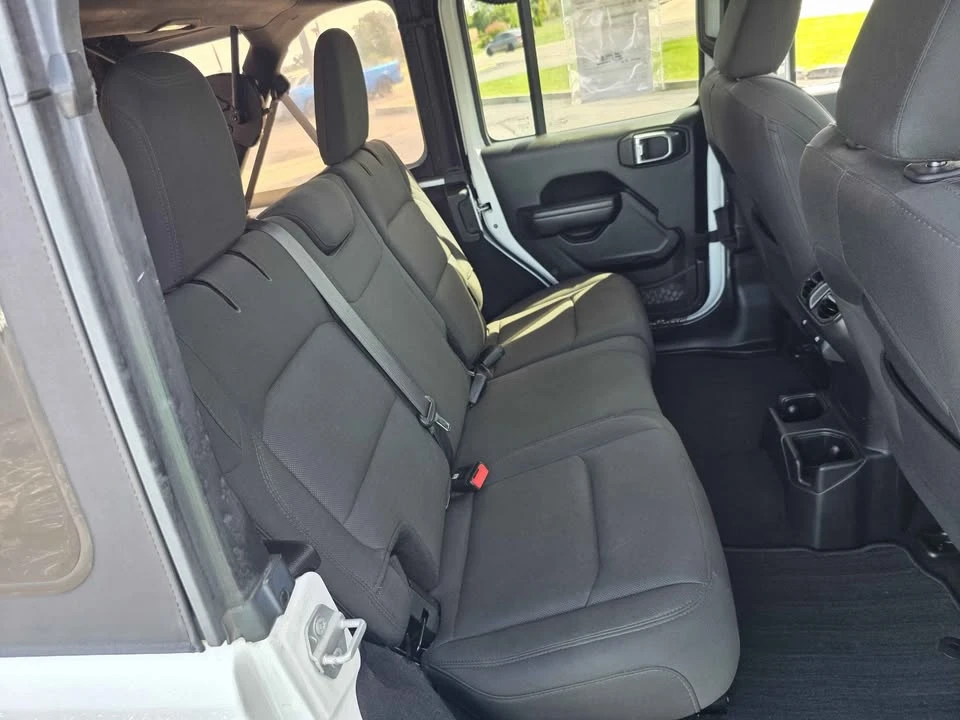 2019 Jeep JL Wrangler - Image 7 of 16