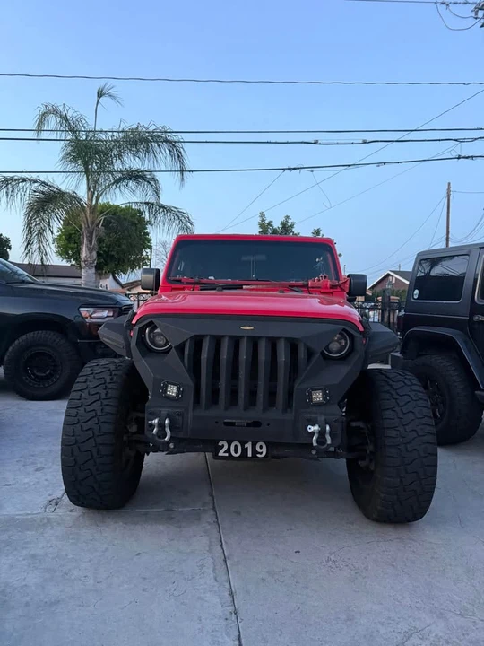 2019 Jeep JL Wrangler - Image 2 of 7