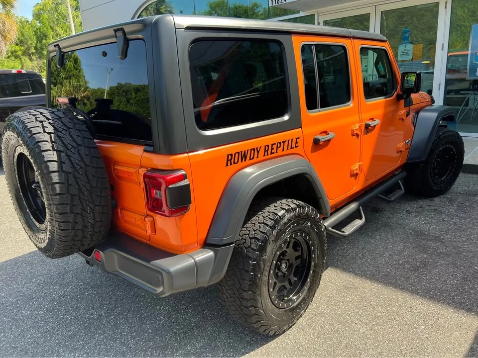 2019 Jeep JL Wrangler - Image 5 of 11