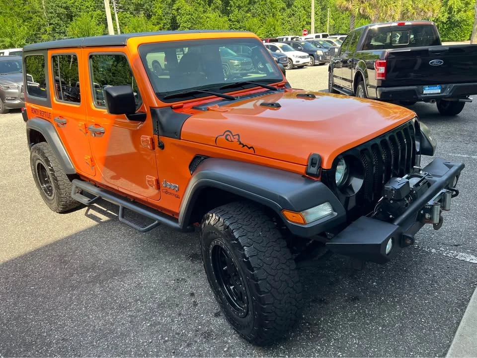 2019 Jeep JL Wrangler - Image 6 of 11
