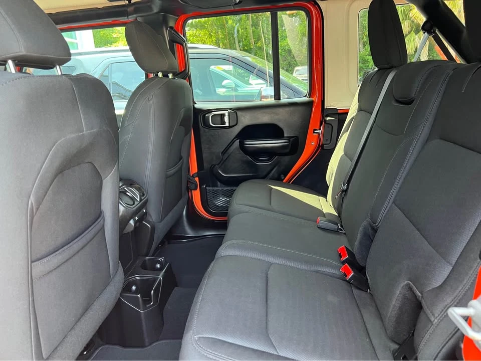 2019 Jeep JL Wrangler - Image 10 of 11
