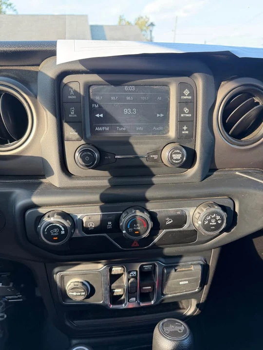 2019 Jeep JL Wrangler - Image 10 of 14