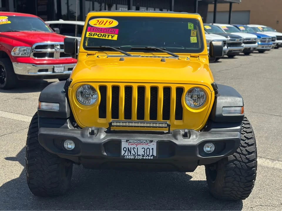 2019 Jeep JL Wrangler - Image 2 of 9