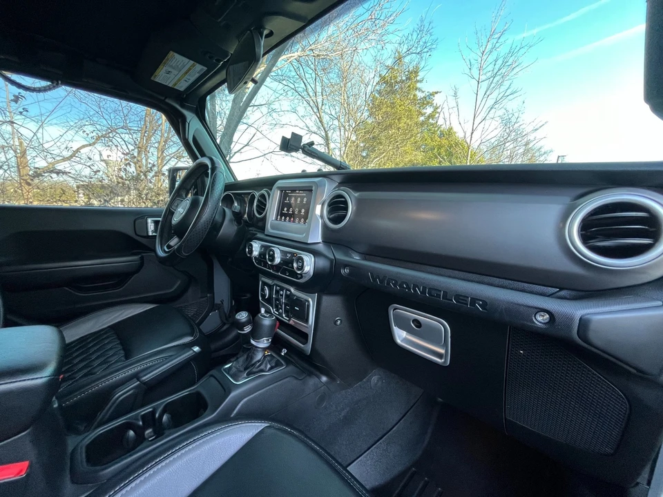 2019 Jeep JL Wrangler - Image 18 of 21