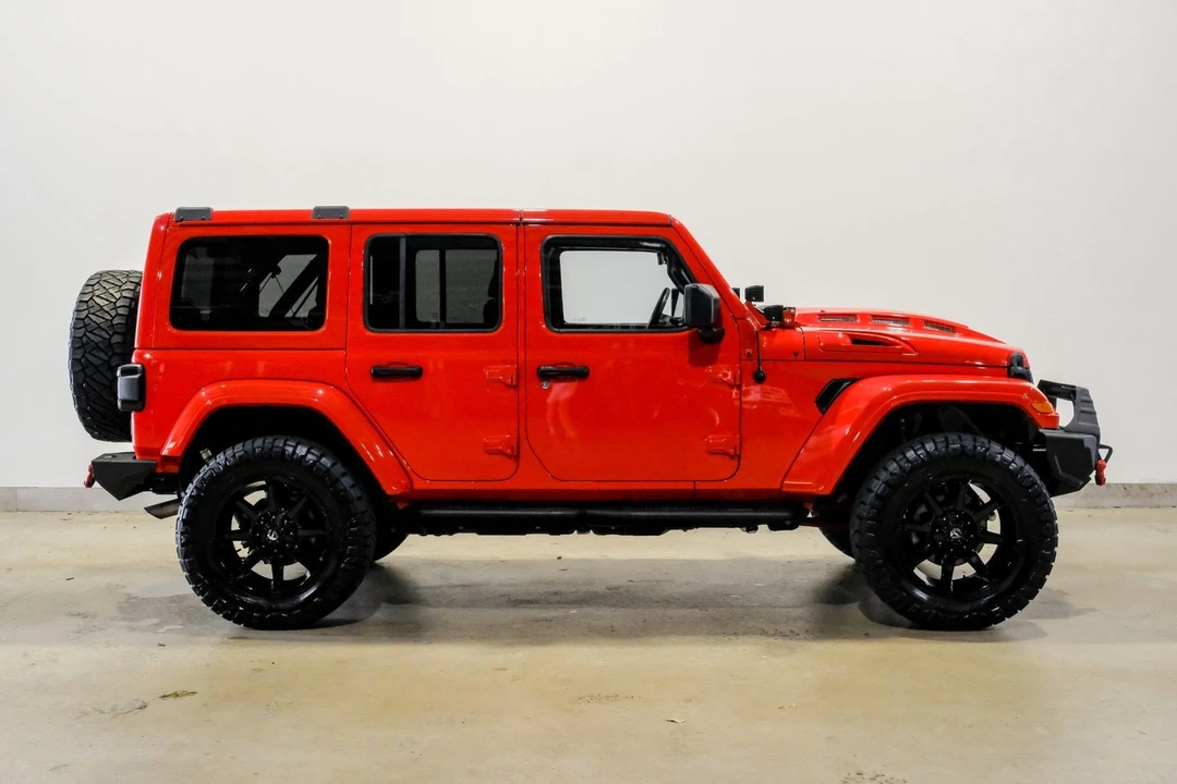 2019 Jeep JL Wrangler - Image 8 of 12