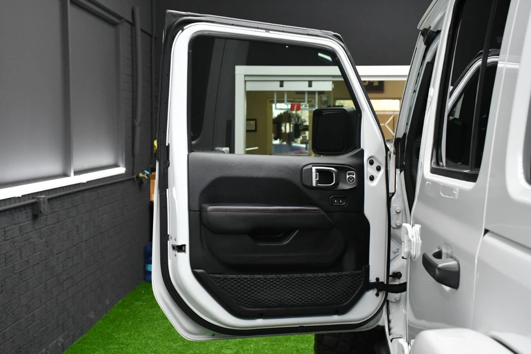 2019 Jeep JL Wrangler - Image 17 of 21