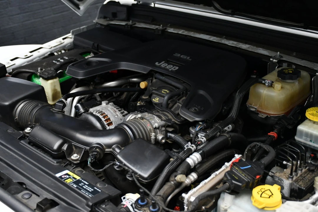 2019 Jeep JL Wrangler - Image 16 of 21