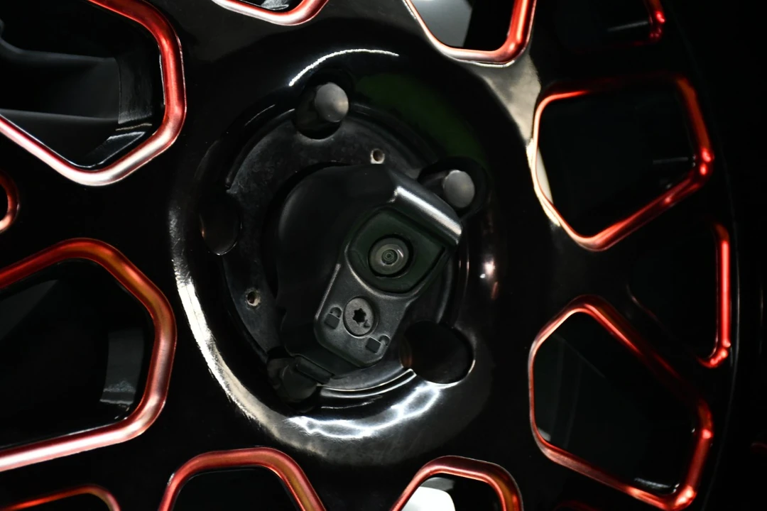 2019 Jeep JL Wrangler - Image 13 of 21