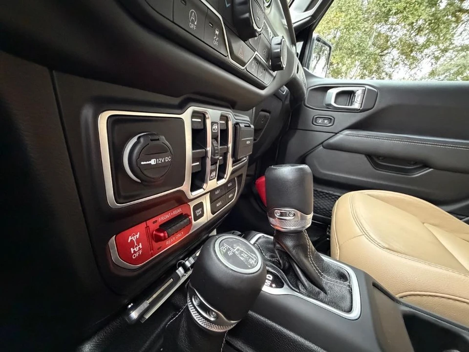 2019 Jeep JL Wrangler - Image 18 of 21