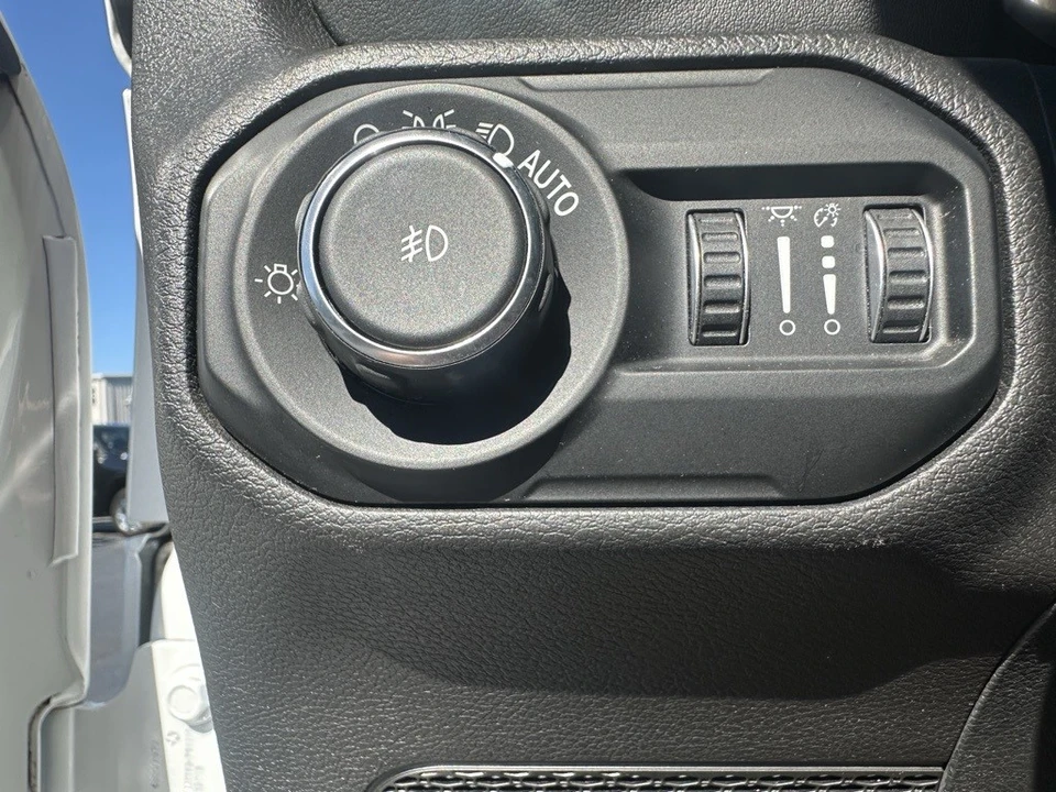 2019 Jeep JL Wrangler - Image 5 of 12