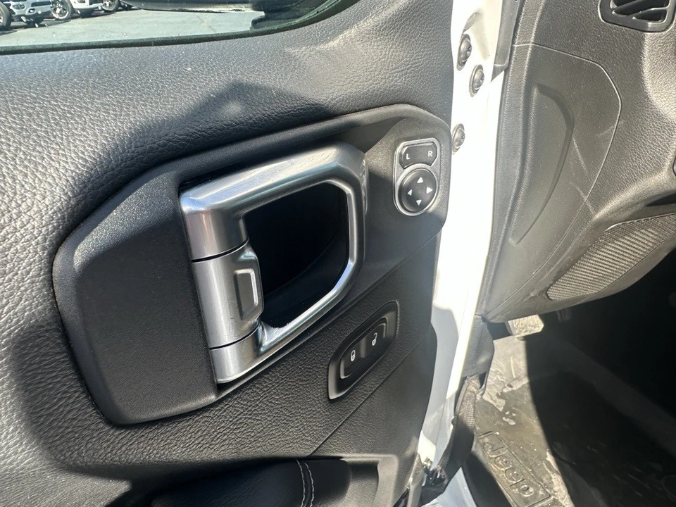 2019 Jeep JL Wrangler - Image 4 of 12