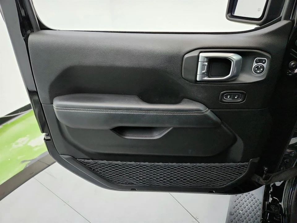 2019 Jeep JL Wrangler - Image 19 of 21