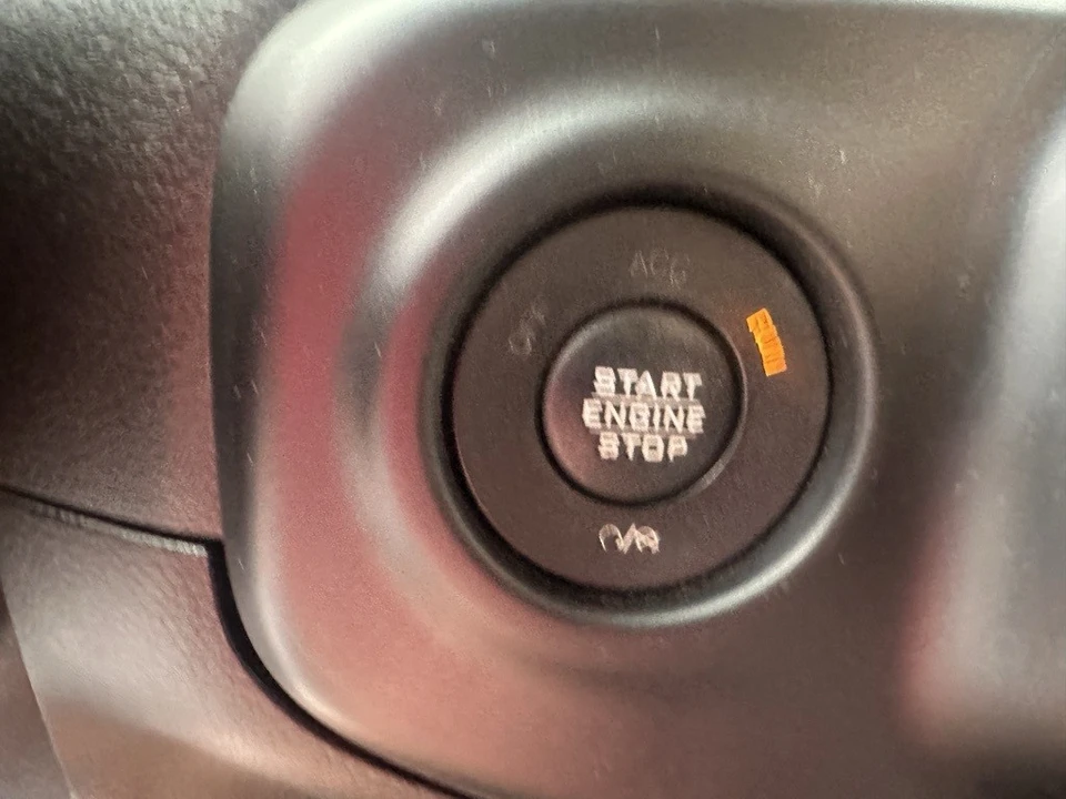 2019 Jeep JL Wrangler - Image 9 of 12