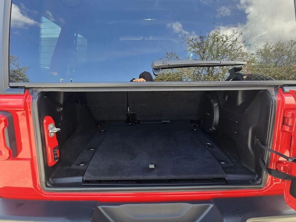 2019 Jeep JL Wrangler - Image 9 of 12