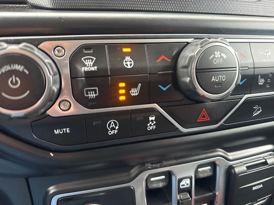 2019 Jeep JL Wrangler - Image 19 of 21