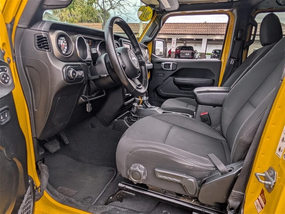 2019 Jeep JL Wrangler - Image 13 of 21