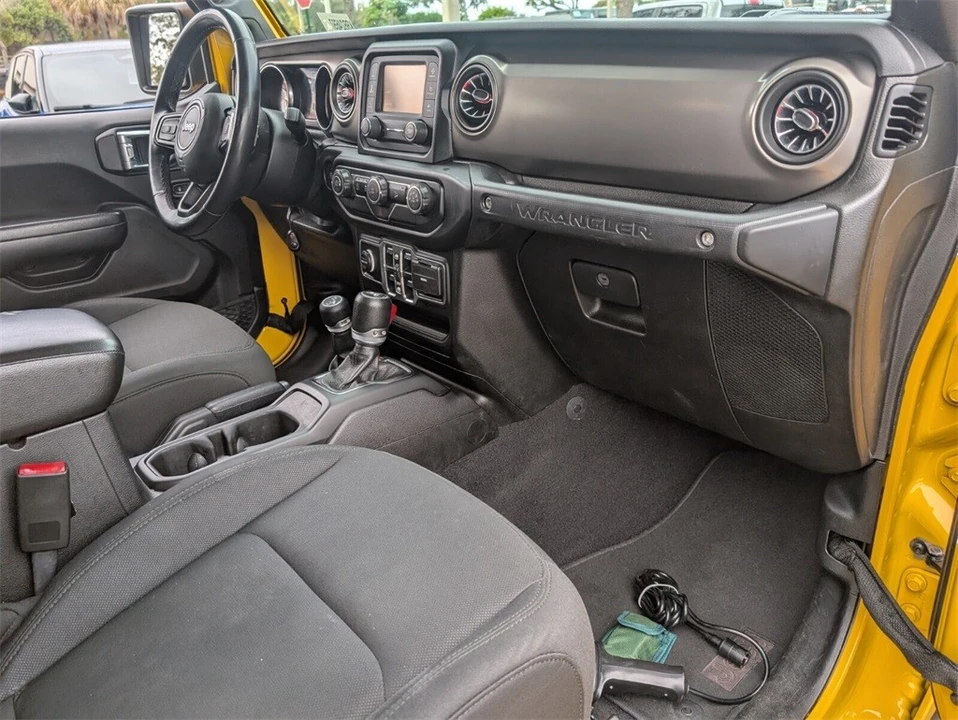 2019 Jeep JL Wrangler - Image 17 of 21