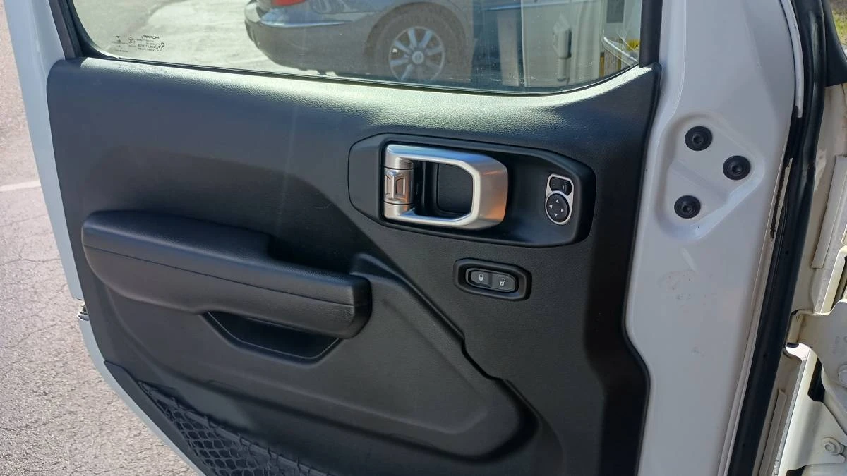 2019 Jeep JL Wrangler - Image 8 of 14