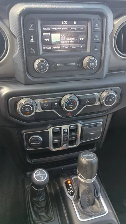 2019 Jeep JL Wrangler - Image 13 of 14