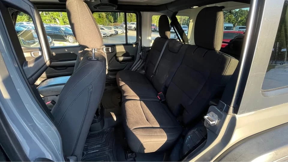 2019 Jeep JL Wrangler - Image 13 of 20