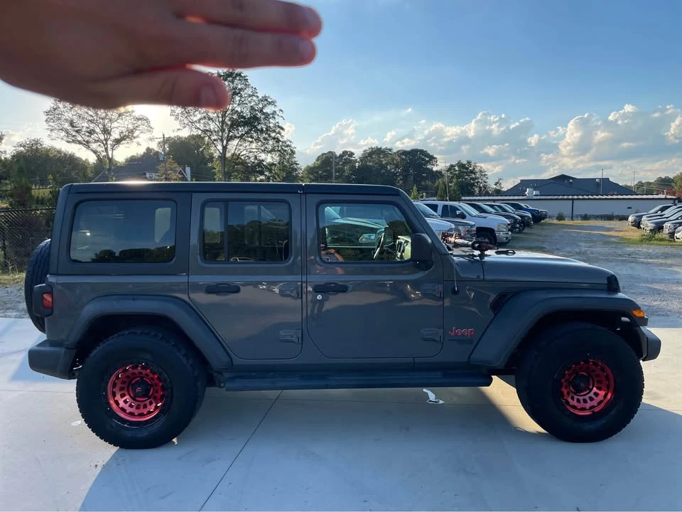 2019 Jeep JL Wrangler - Image 7 of 20