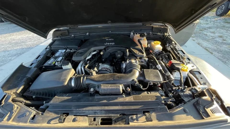 2019 Jeep JL Wrangler - Image 18 of 20