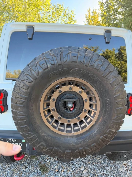 2019 Jeep JL Wrangler - Image 10 of 10