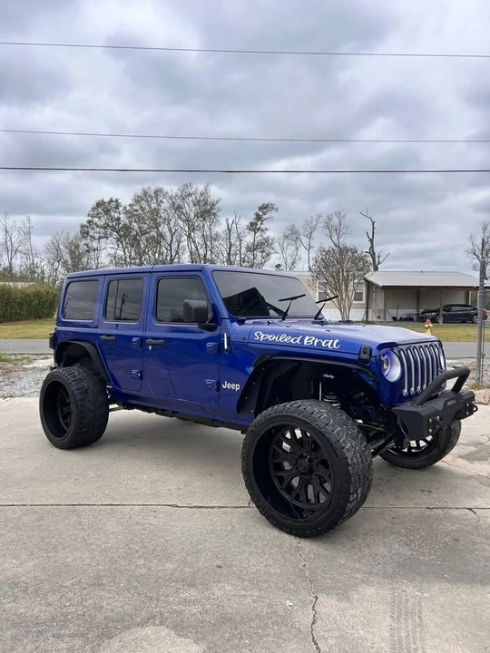 2019 Jeep JL Wrangler - Image 2 of 18
