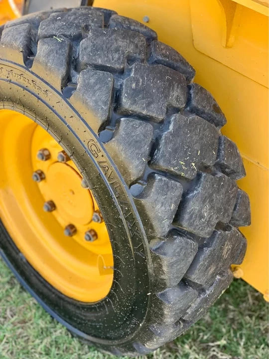 2019 John Deere - Image 8 of 10