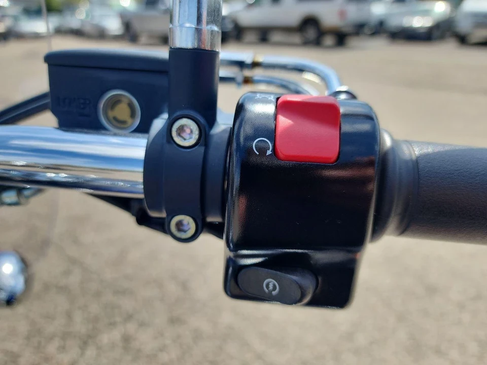 2019 Kawasaki - Image 19 of 21