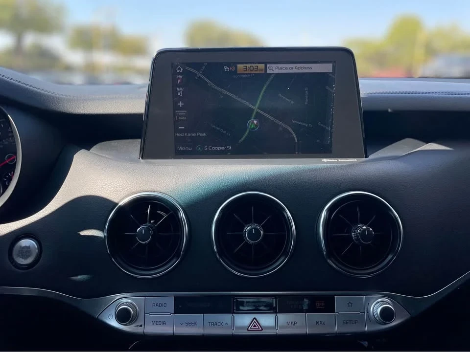 2019 Kia Stinger - Image 7 of 10