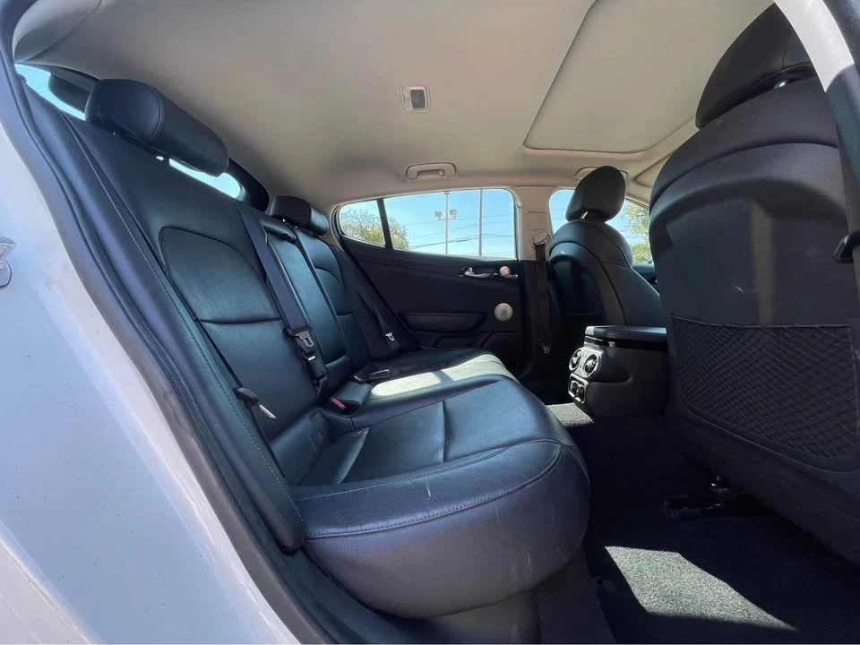 2019 Kia Stinger - Image 6 of 10