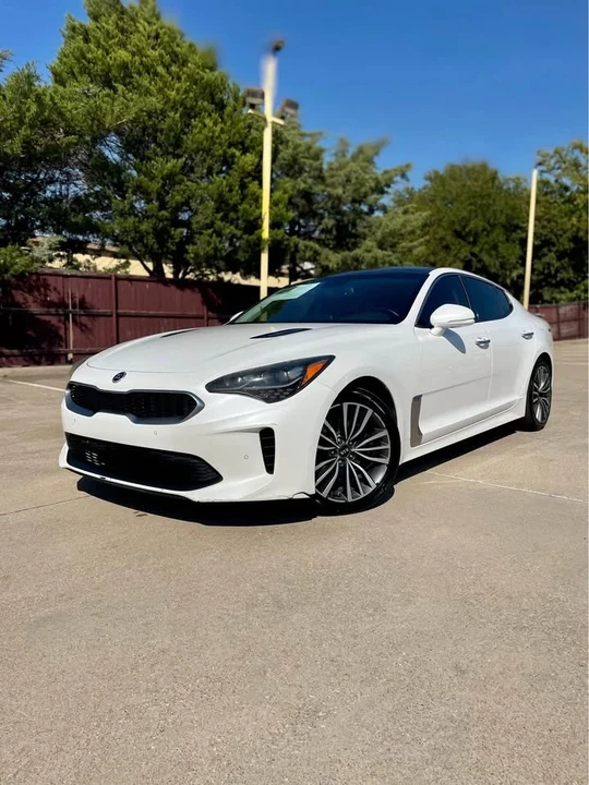 2019 Kia Stinger - Image 2 of 10