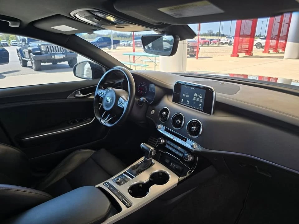 2019 Kia Stinger GT - Image 12 of 17