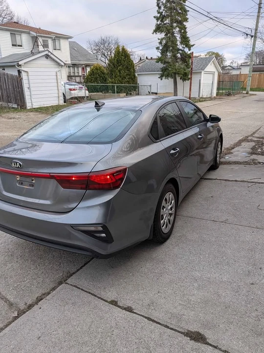 2019 Kia Forte - Image 5 of 10