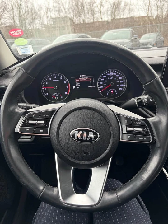 2019 Kia Forte - Image 6 of 19