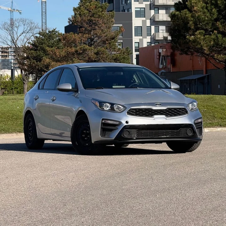 2019 Kia Forte - Image 2 of 19