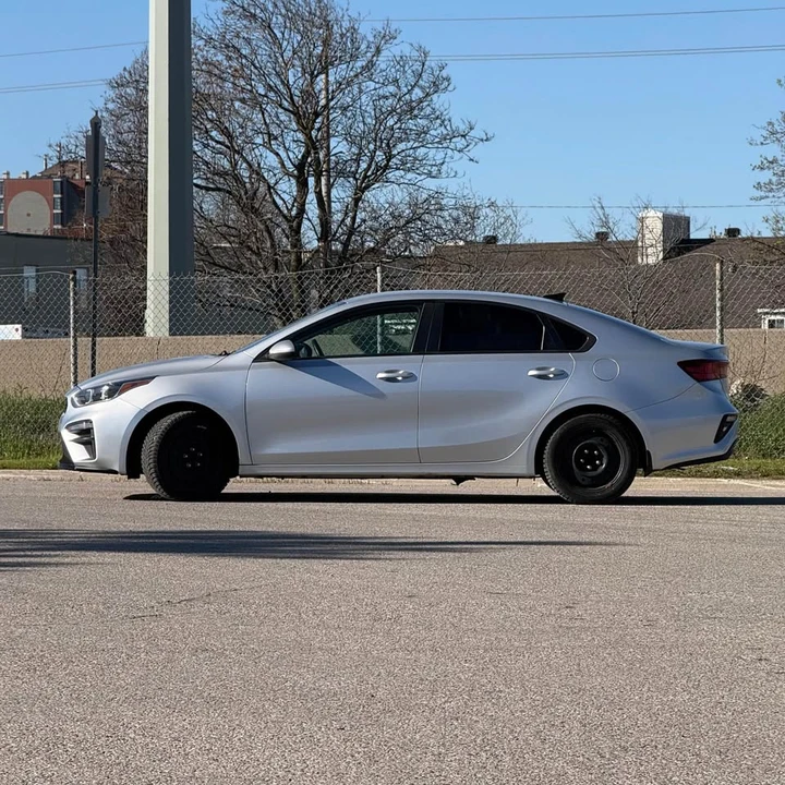 2019 Kia Forte - Image 4 of 19