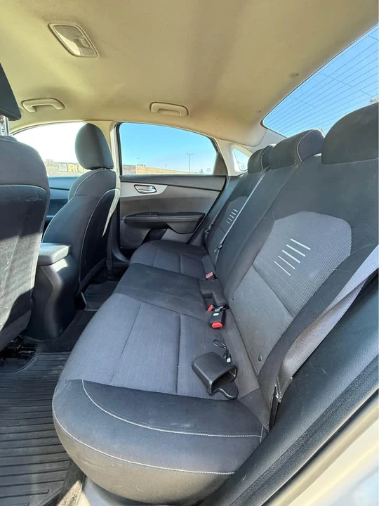 2019 Kia Forte - Image 11 of 19