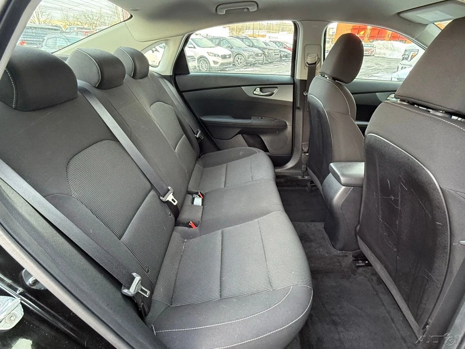 2019 Kia Forte - Image 14 of 21