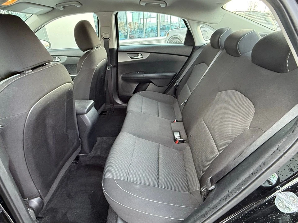 2019 Kia Forte - Image 13 of 21