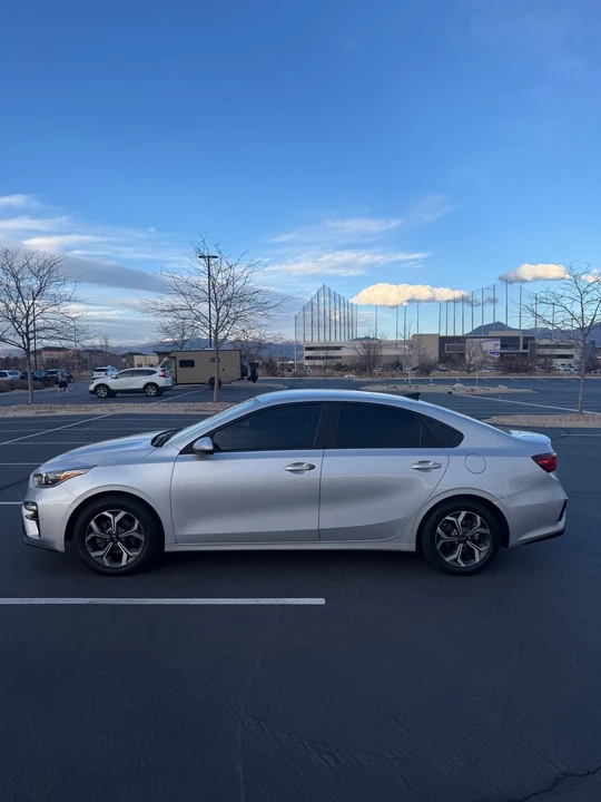 2019 Kia Forte - Image 5 of 8
