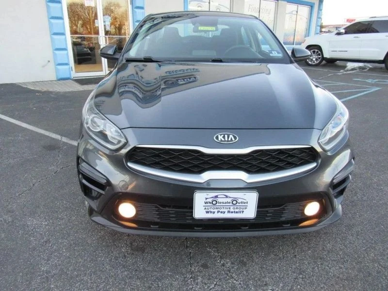 2019 Kia Forte - Image 10 of 12