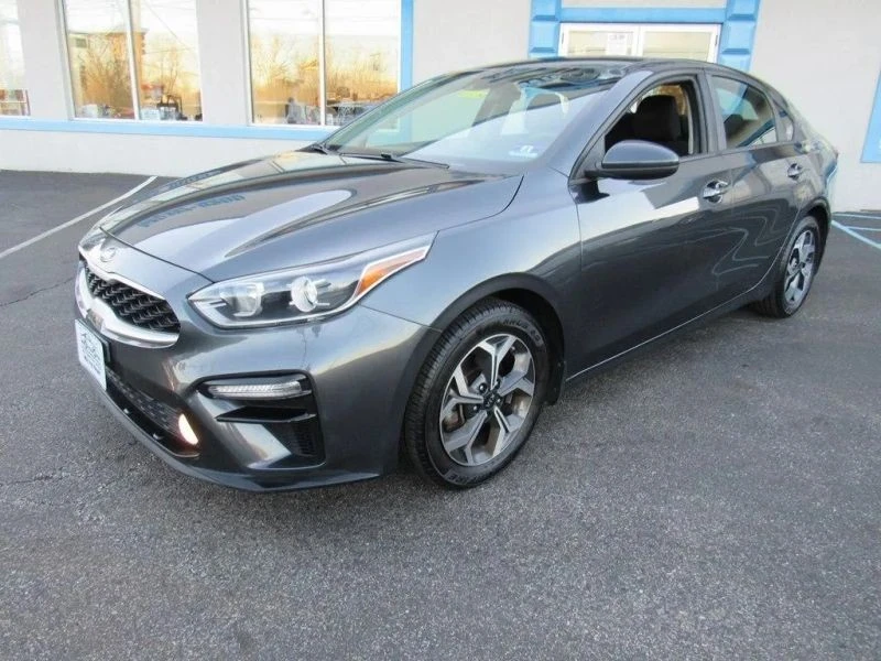2019 Kia Forte - Image 2 of 12