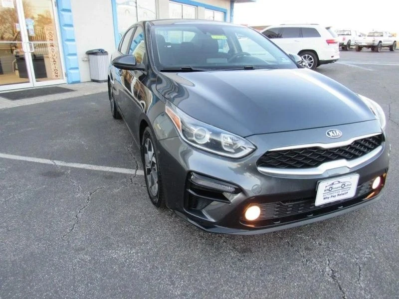 2019 Kia Forte - Image 9 of 12
