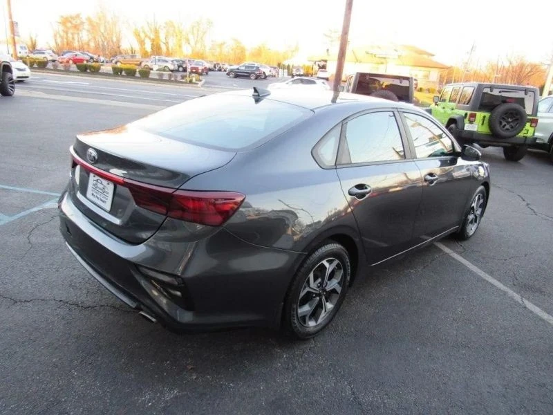 2019 Kia Forte - Image 6 of 12