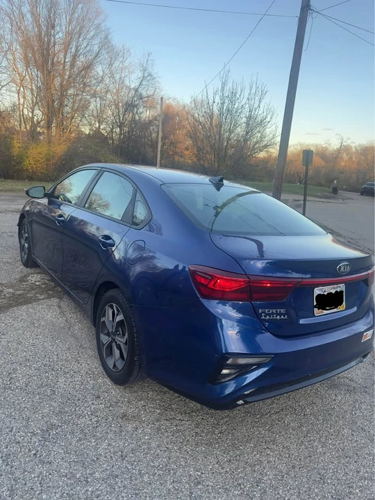2019 Kia Forte - Image 5 of 8